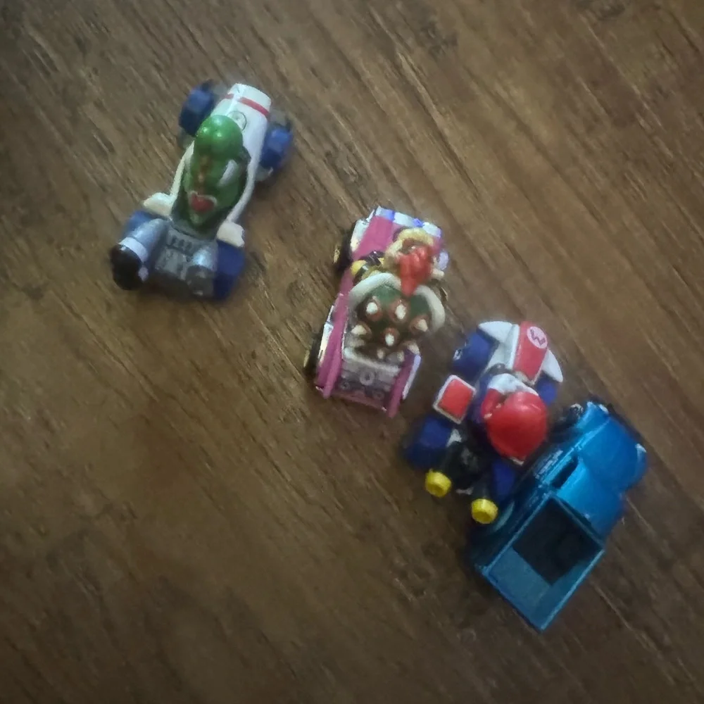 Mario matchbox hotwheels cars Yoshi & Bowser